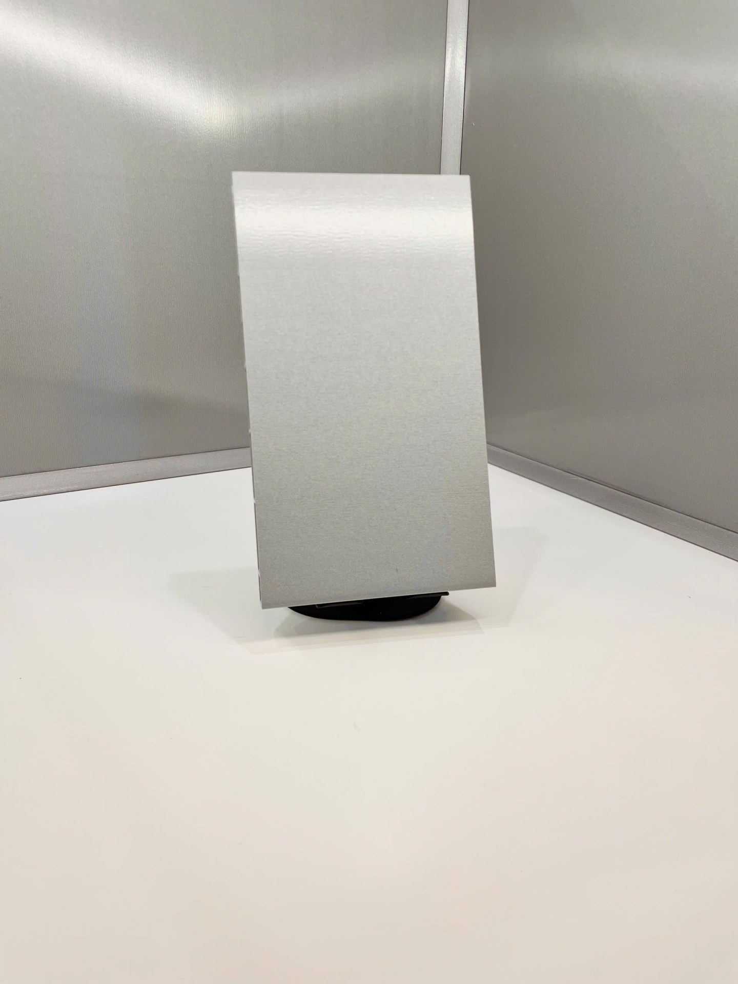 Thiết kế và sản xuất sản phẩm nội thất bằng tấm nhựa rỗng ECO