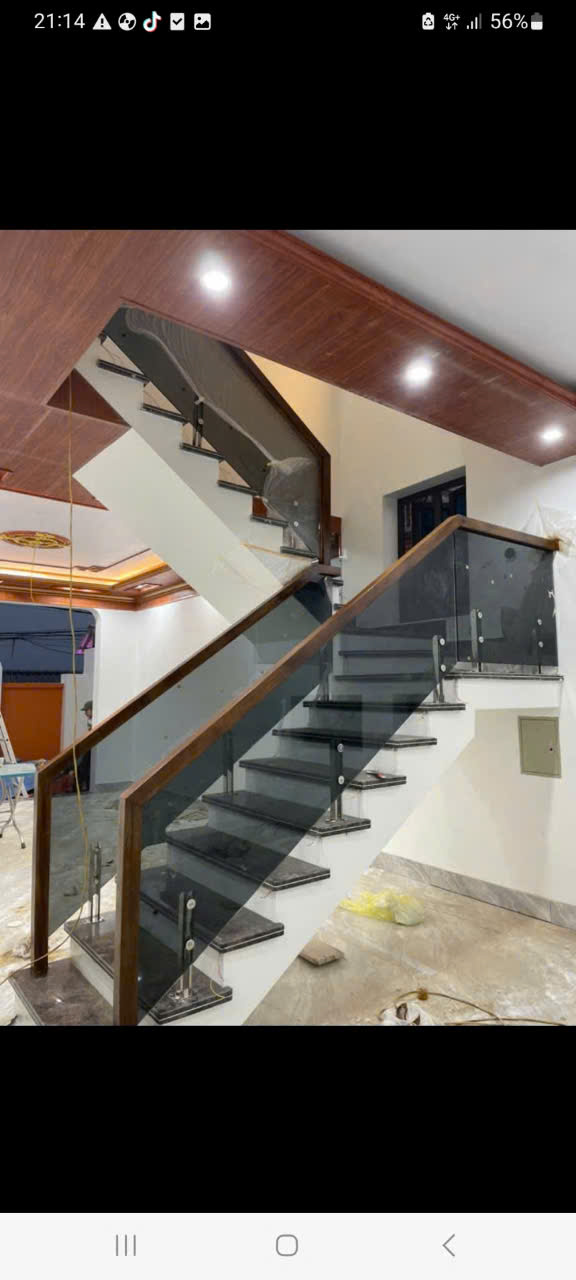 Thi công cầu thang kính ( mẫu 2 )