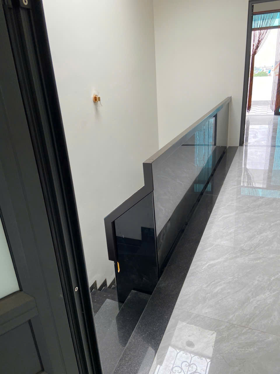 Thi công cầu thang kính ( mẫu 2 )