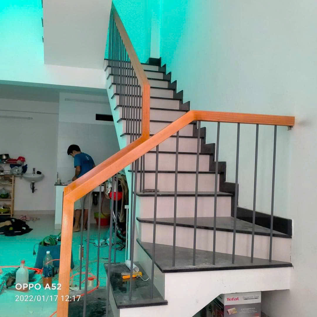 Thi công cầu thang lan can gỗ