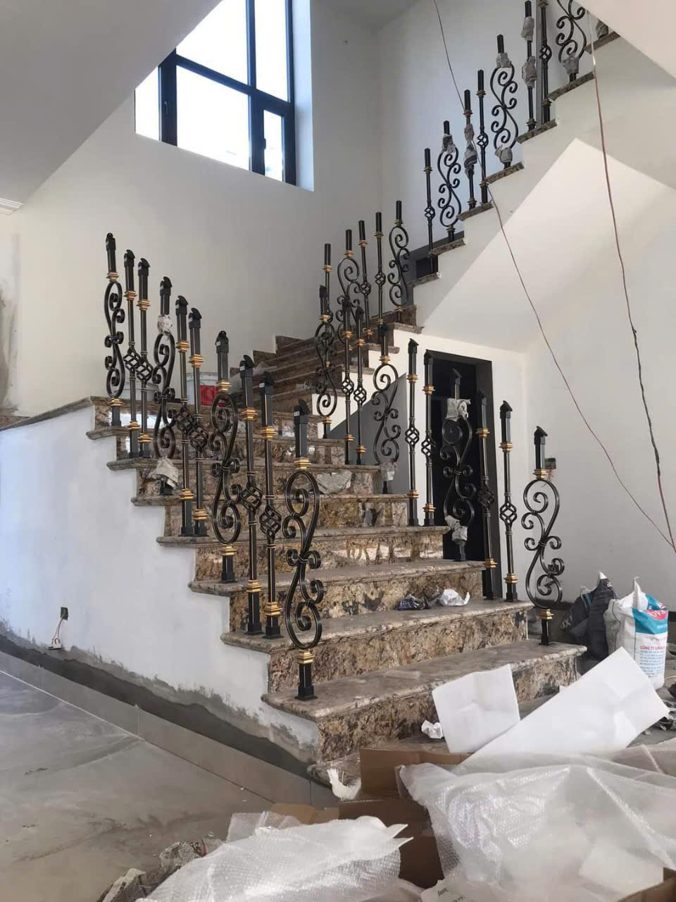 Thi công cầu thang lan can gỗ