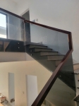 Thi công cầu thang kính ( mẫu 2 )